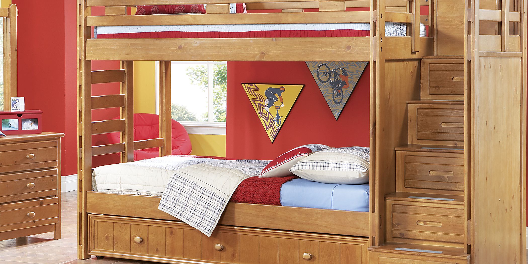Creekside Taffy Twin/Twin Step Bunk Bed Rooms To Go
