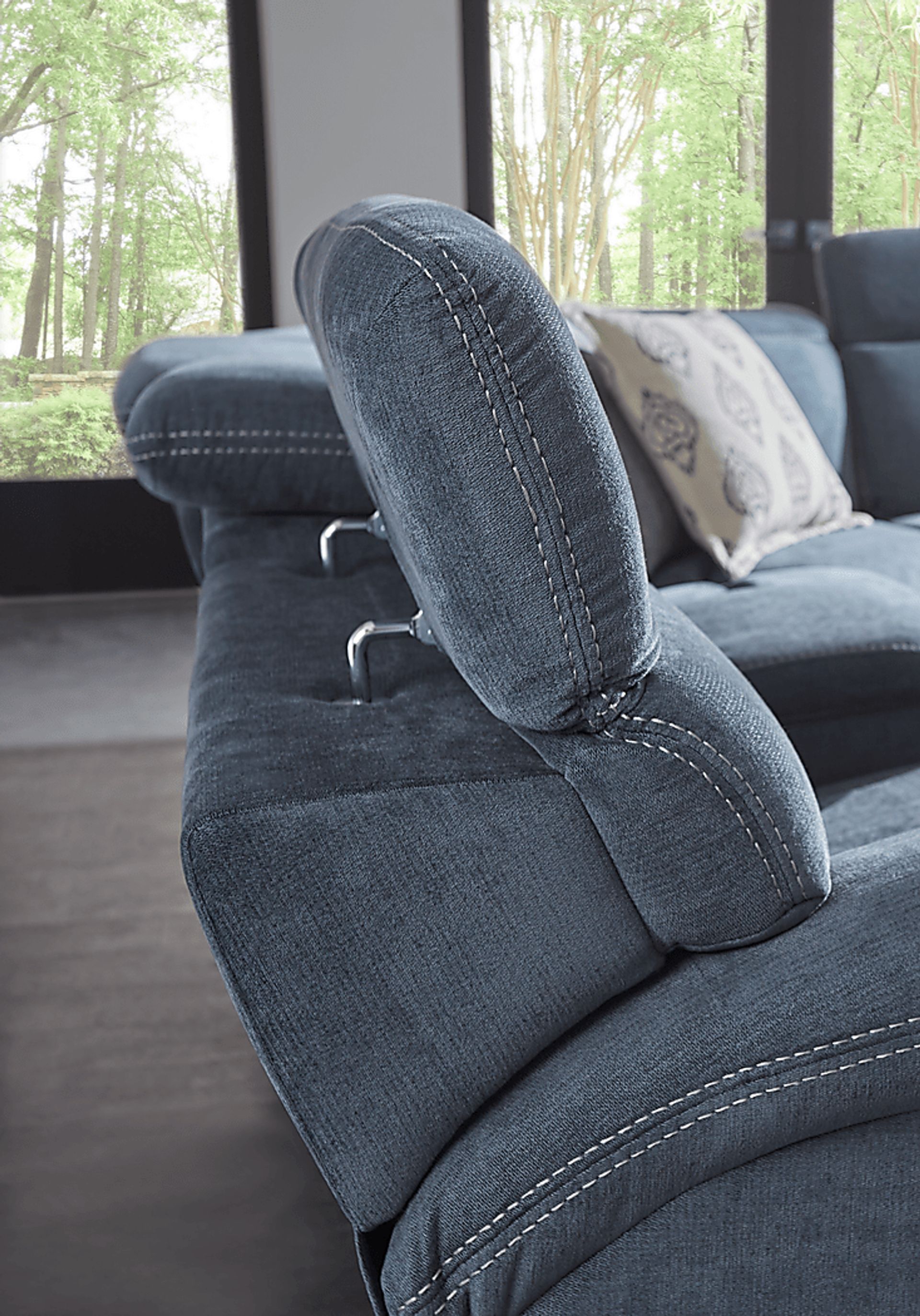 Crescent Place Navy 6 Pc Power Reclining Sleeper Sectional - Image 7
