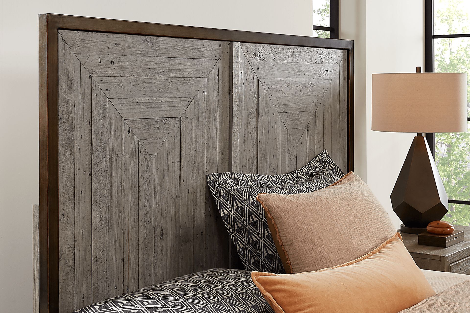 Crossgate Gray 5 Pc Queen Panel Bedroom - Image 3