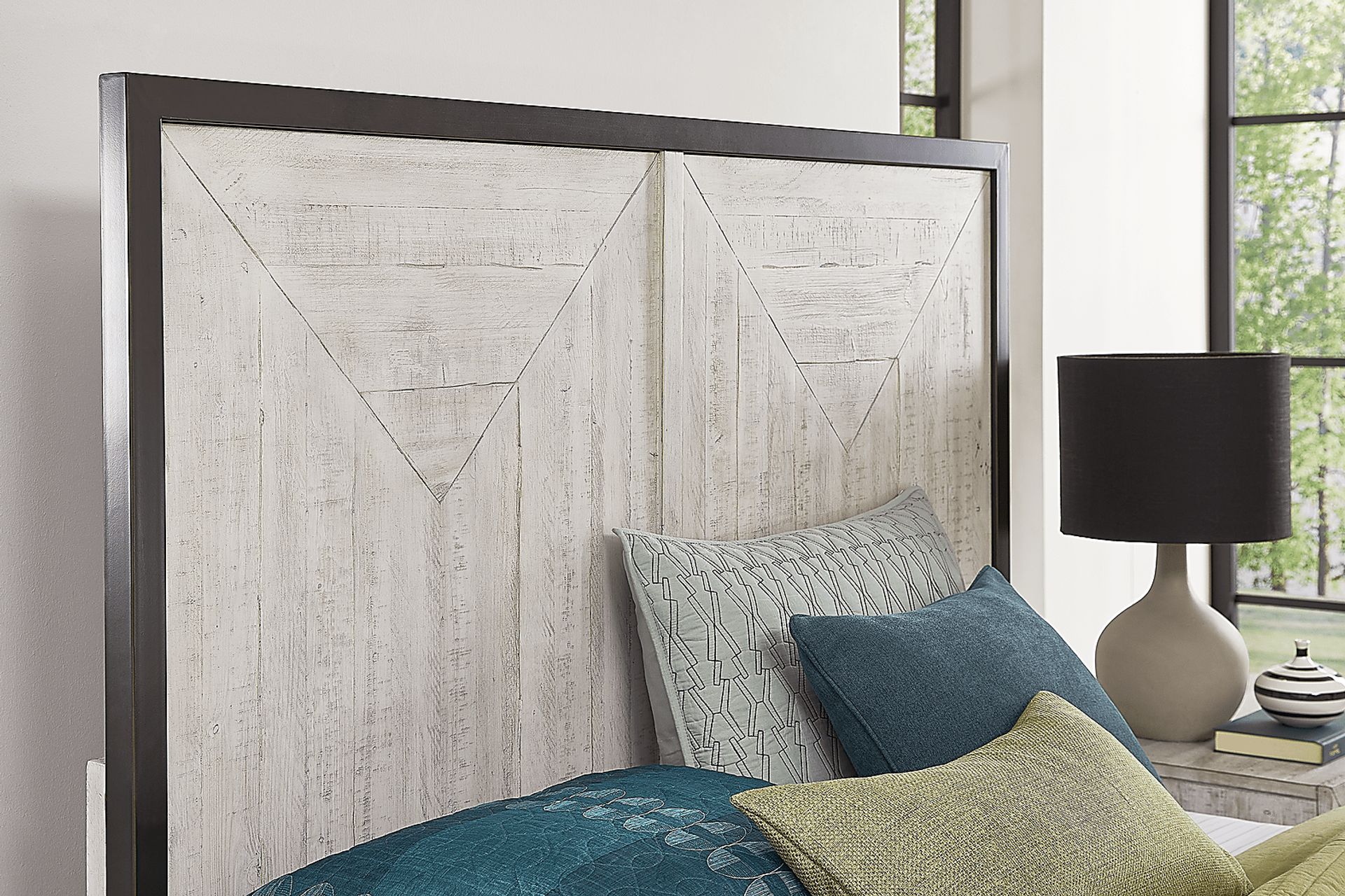 Crossgate White 7 Pc Queen Panel Bedroom - Image 3
