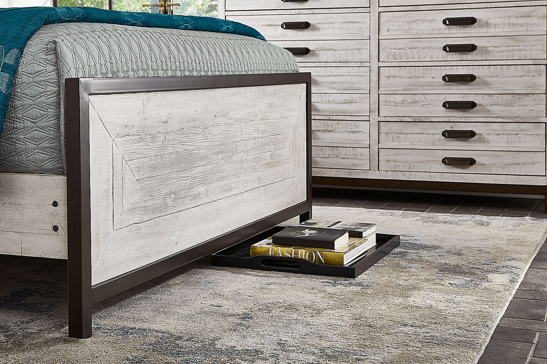 Crossgate White 7 Pc Queen Panel Bedroom - Image 4