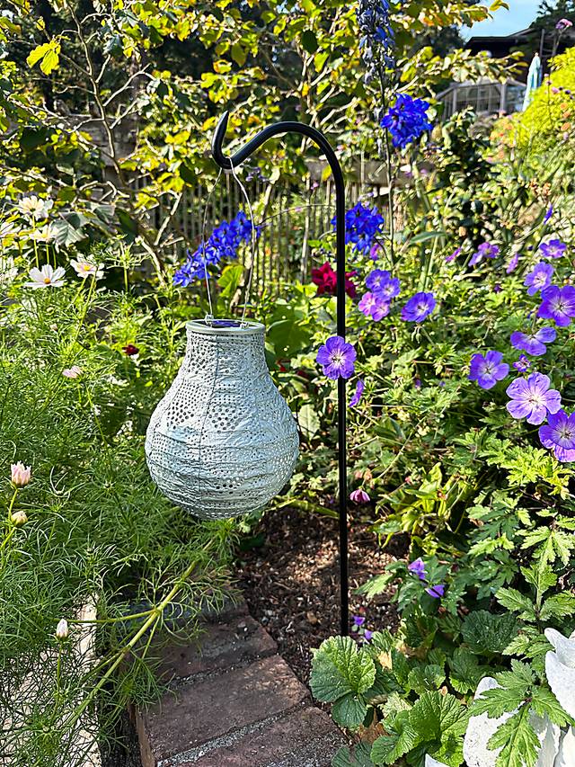 Cyra Creek Outdoor Sage Solar Lantern - Thumbnail - Image 12