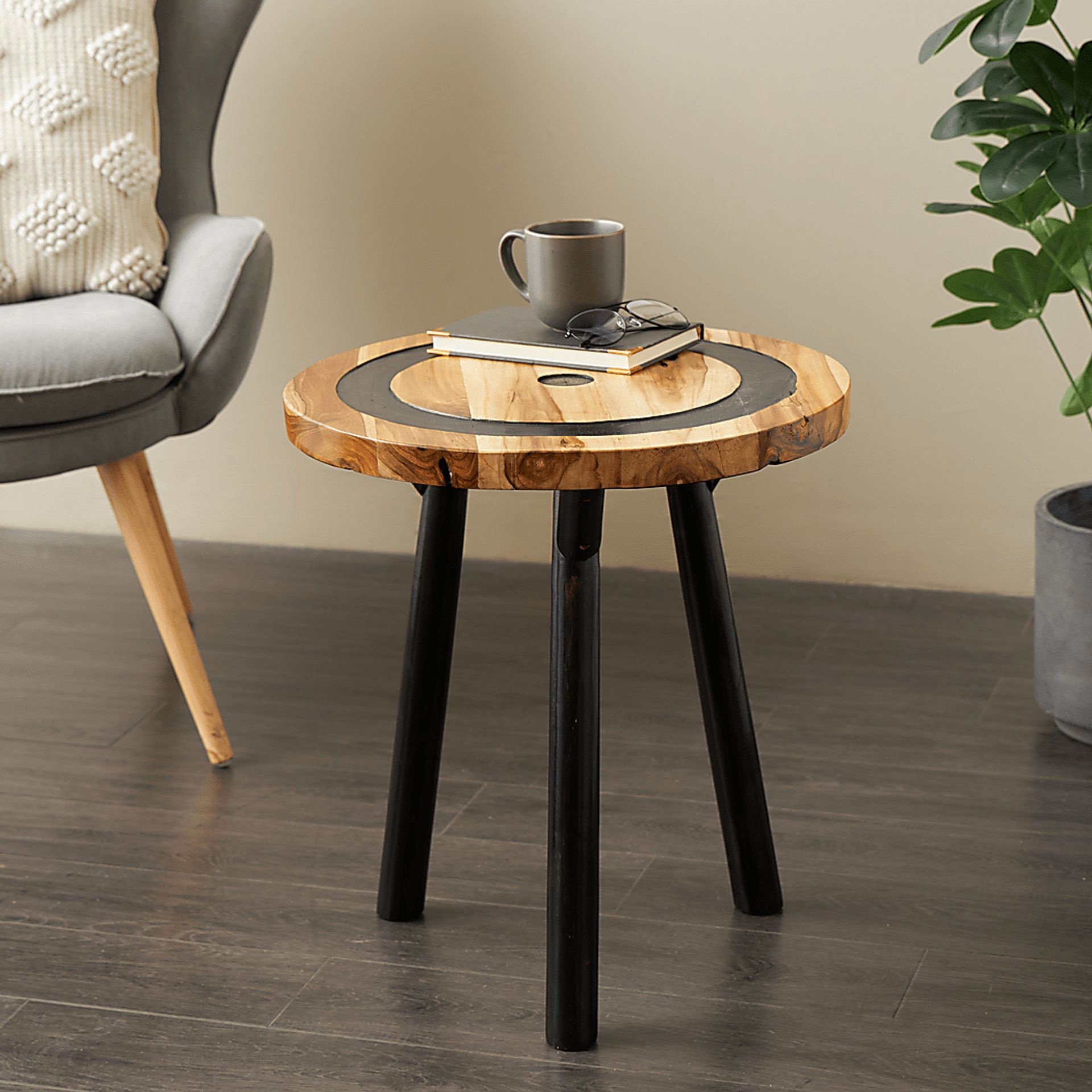 Dadrei Brown Accent Table - Image 2
