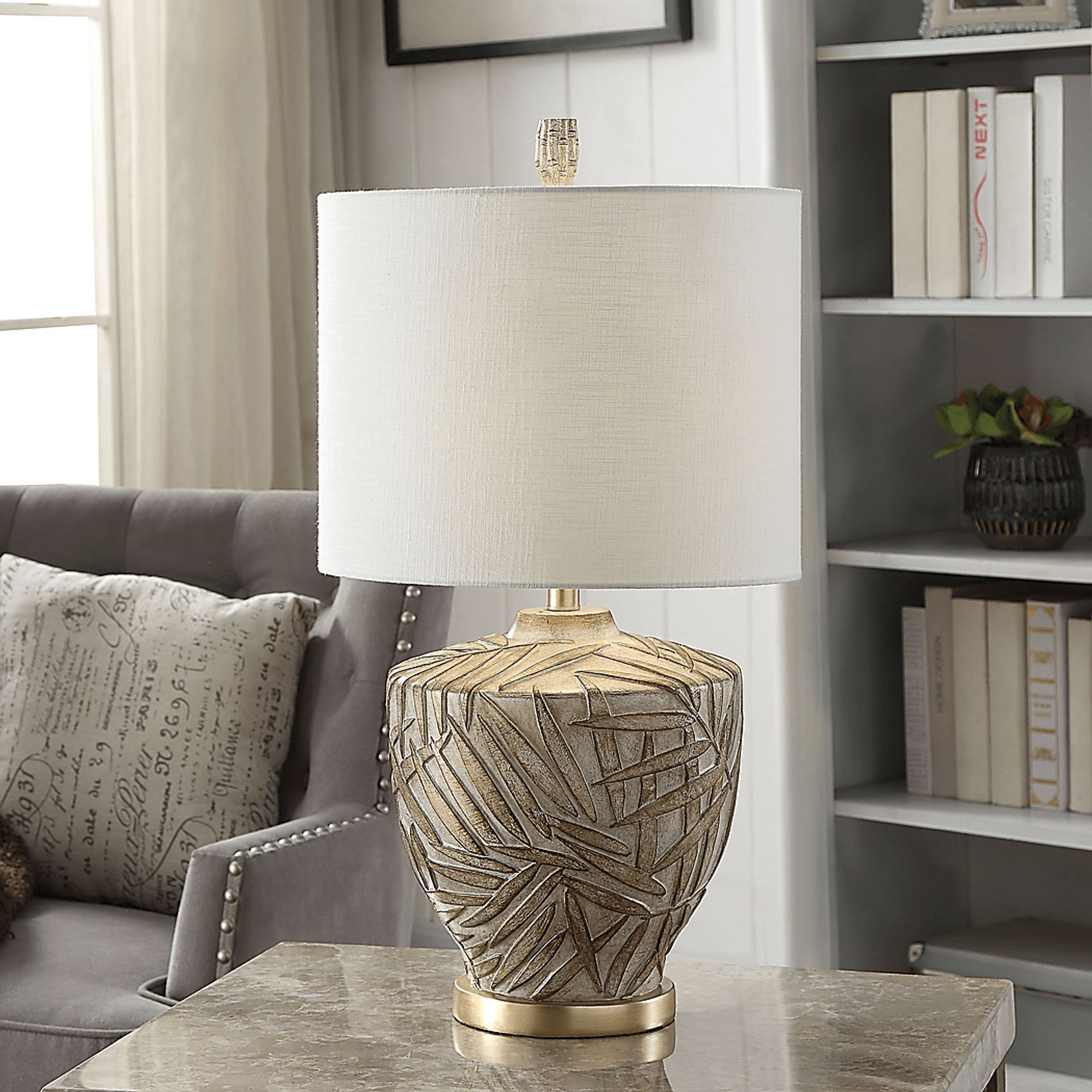 Dalzelle Post Gold Lamp - Image 5