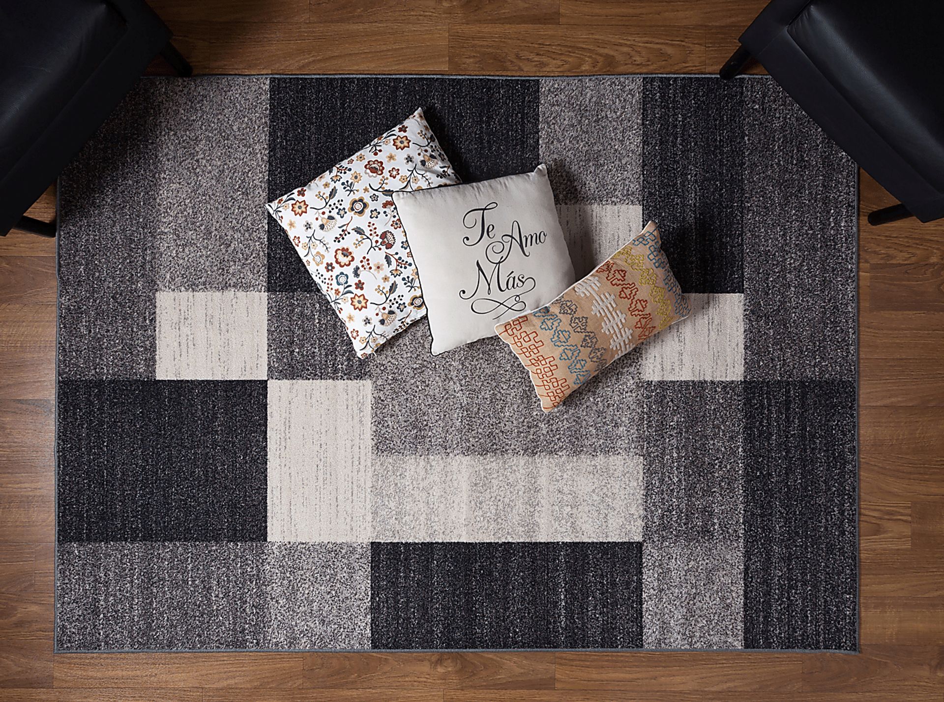 Damalis Gray 5'3 x 7'3 Rug - Image 3