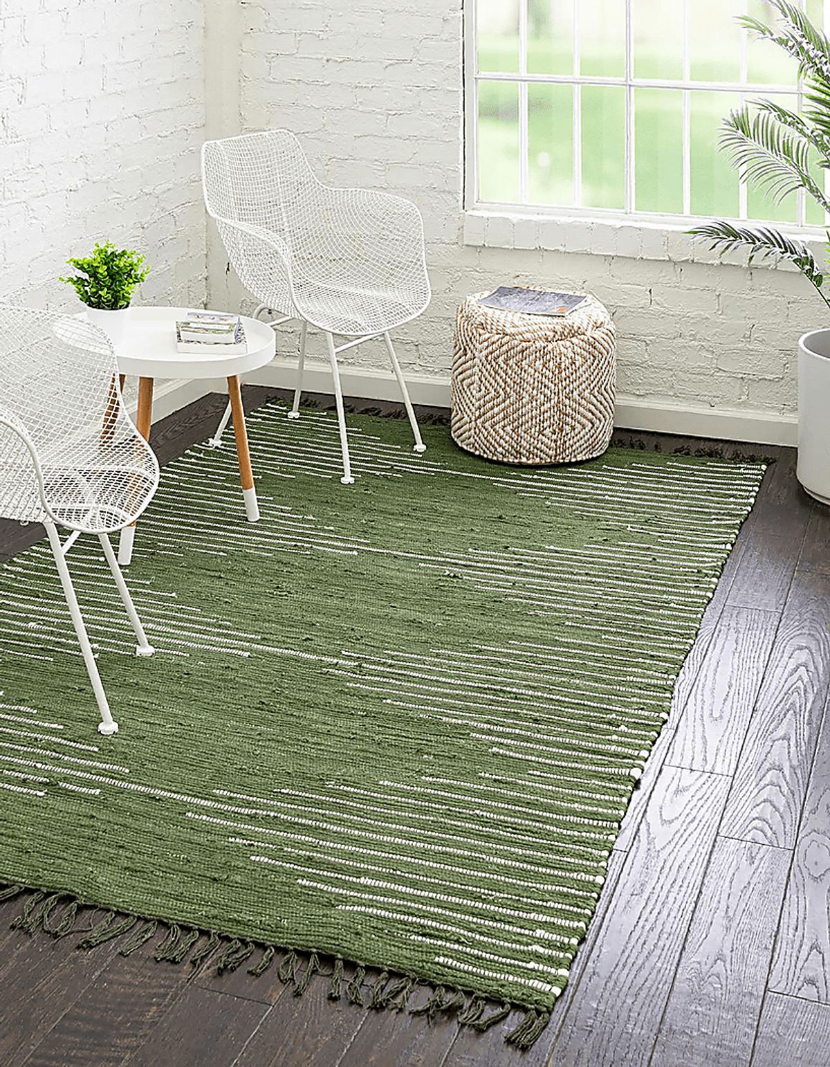 Damone Green Rugs | Rooms to Go