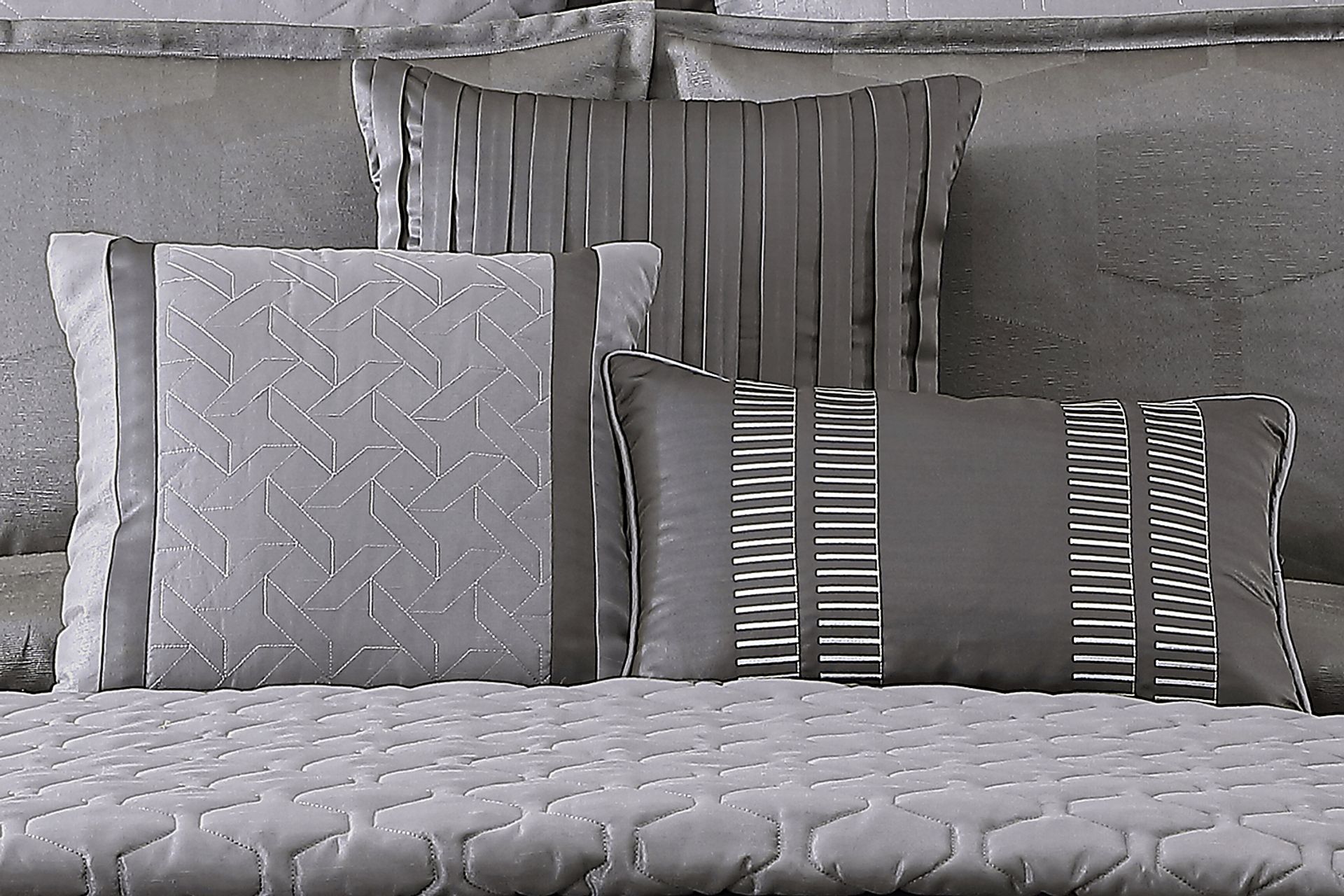 Damuth Gray 10 Pc Queen Comforter Set - Image 5