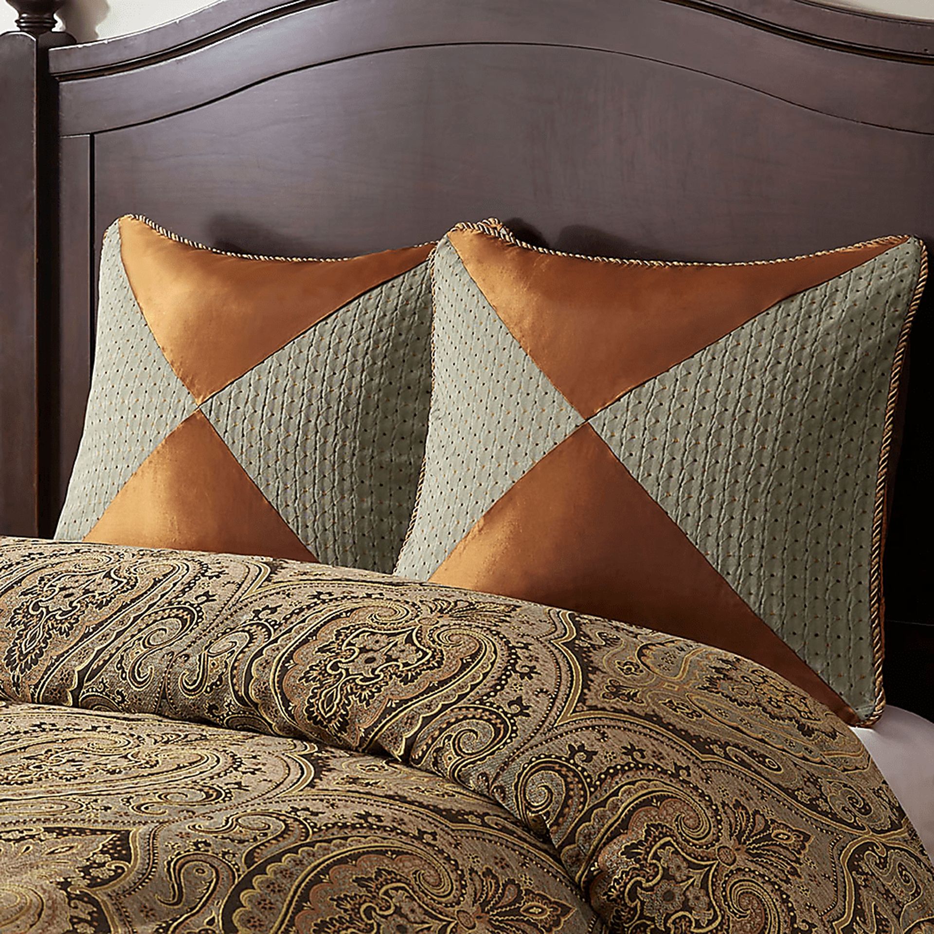 Danom Brown 9pc Queen Comforter Set - Image 5