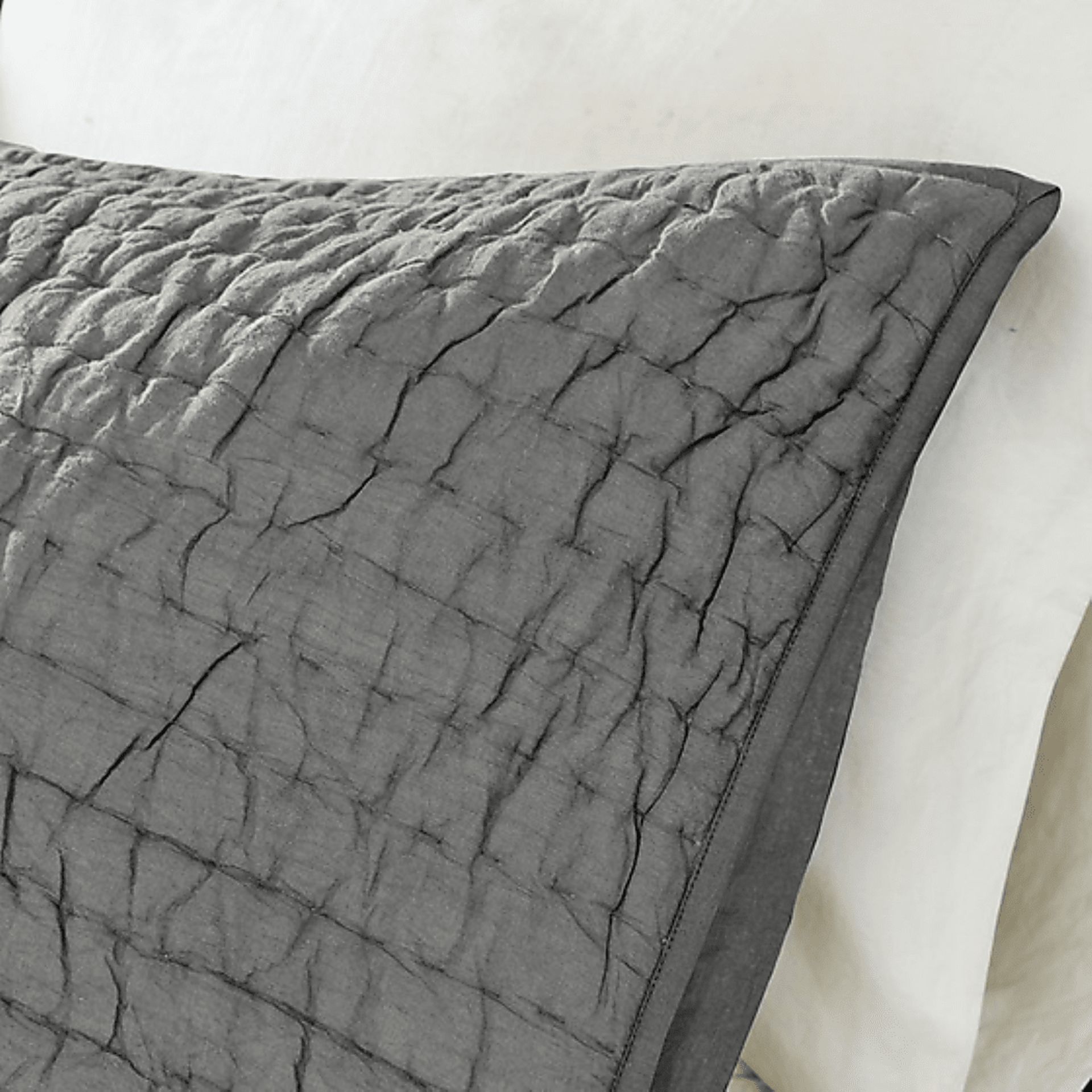 Dariox Gray 3 pc King Quilt Set - Image 5