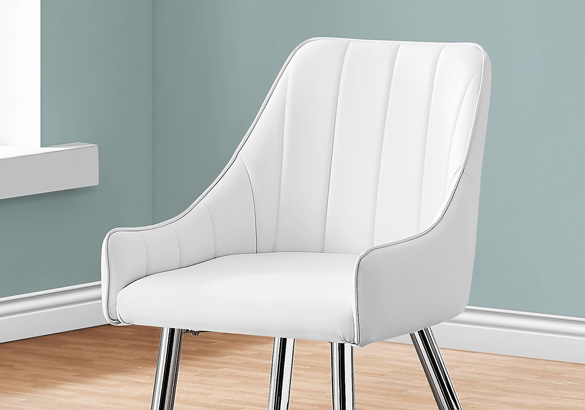 Dashby White Arm Chair - Image 3