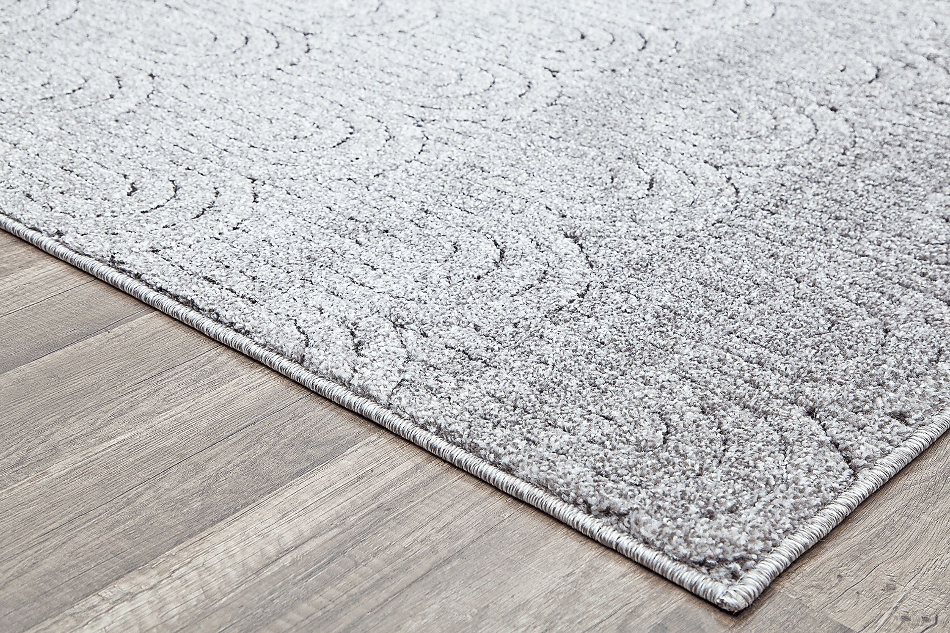 CosmoLiving By Cosmopolitan Davelynn Gray 5' x 7'6 Rug - Image 4