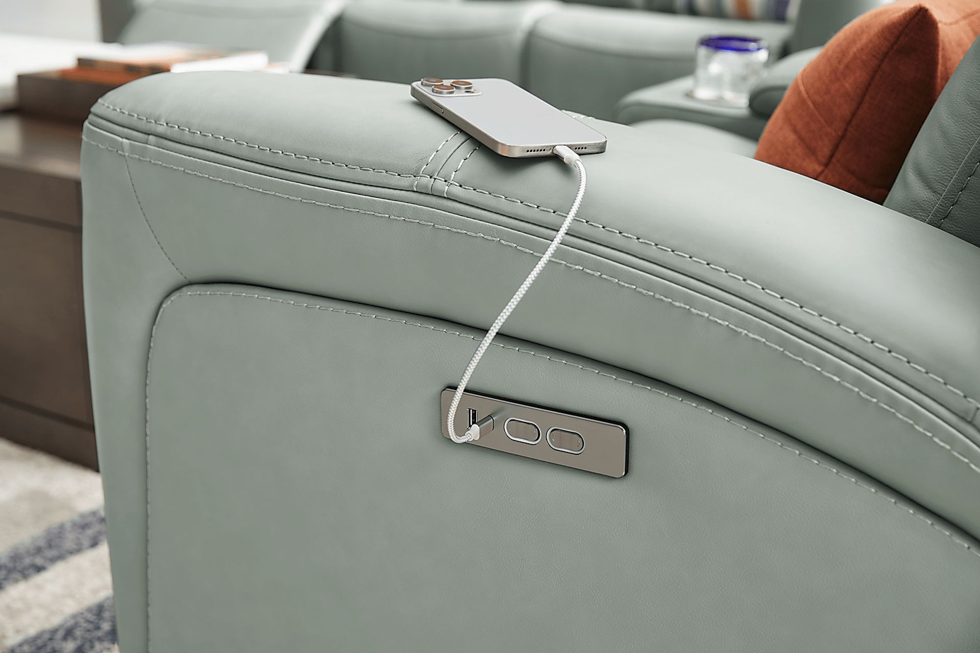 Davidson Artic Leather Dual Power Reclining Console Loveseat - Image 5