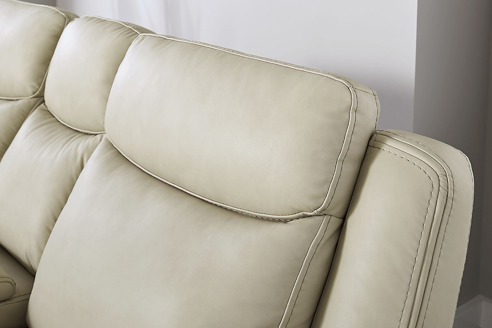 Davidson Platinum Leather Dual Power Reclining Console Loveseat - Image 10