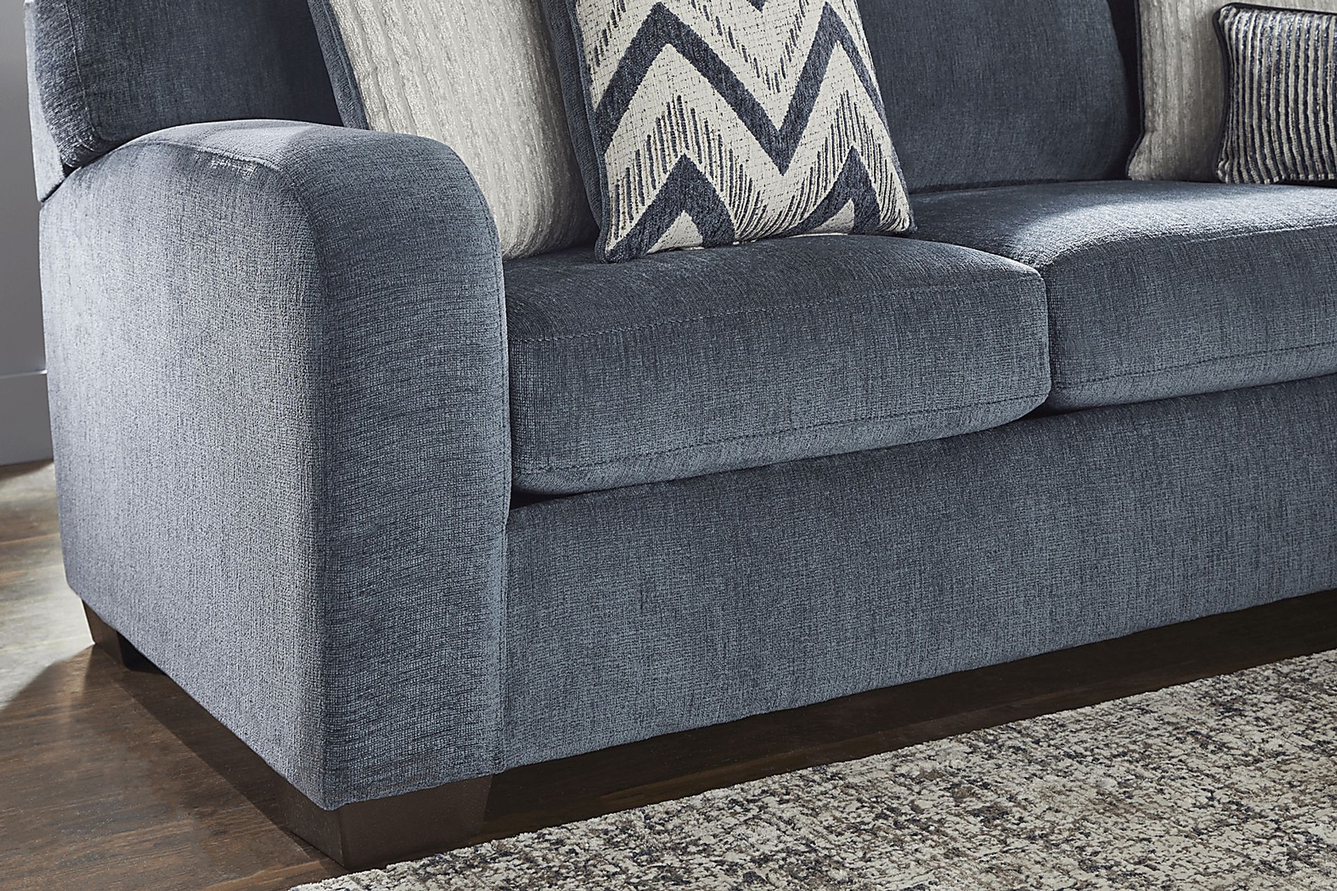 Davilla Blue 5 Pc Sectional Living Room - Image 4