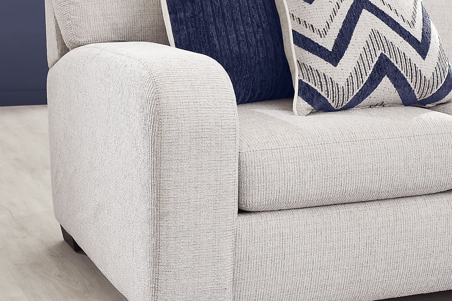 Davilla Platinum 2 Pc Sectional - Image 4