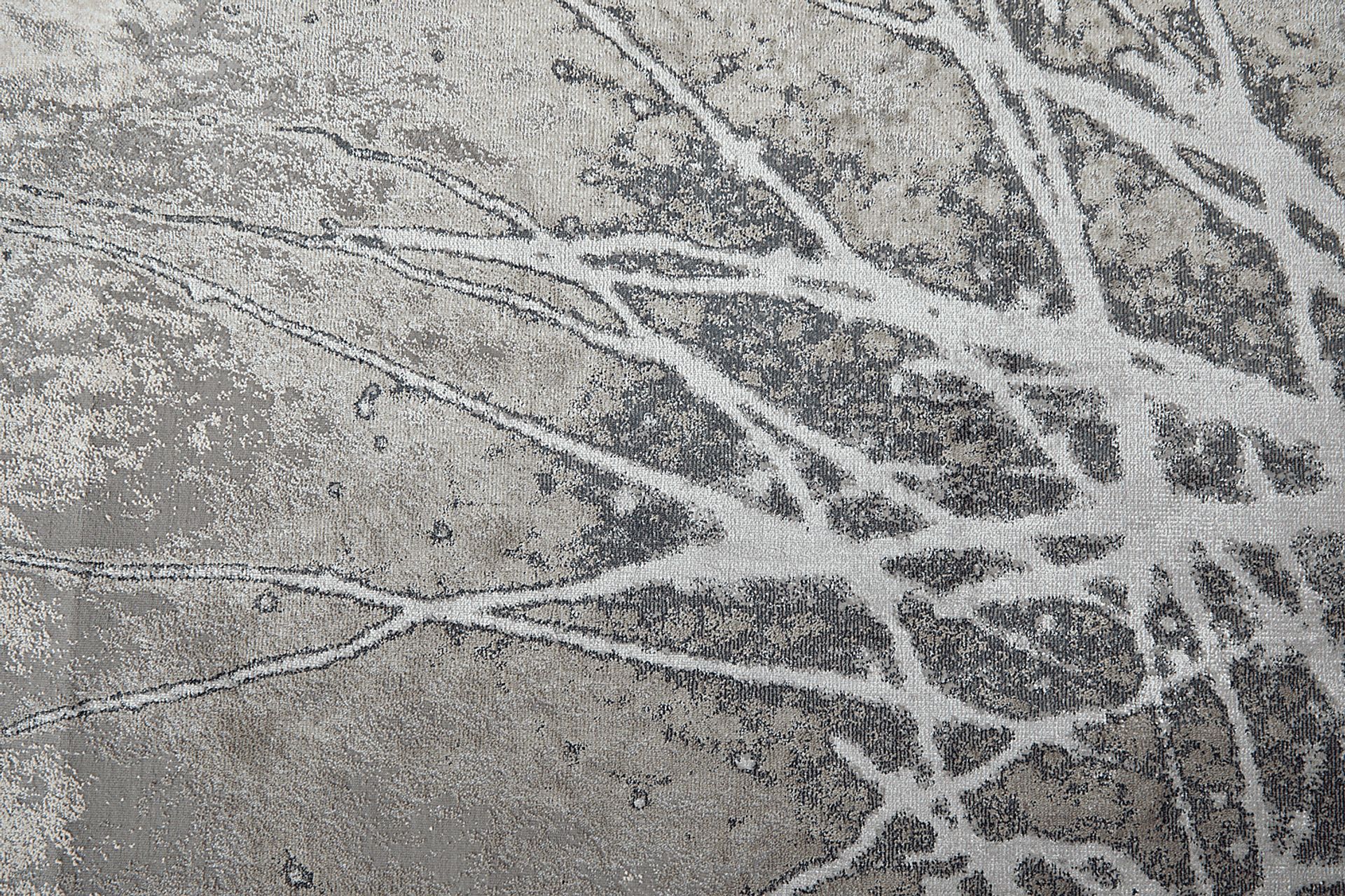 Daymere Silver 2'10 x 7'10 Runner Rug - Image 5