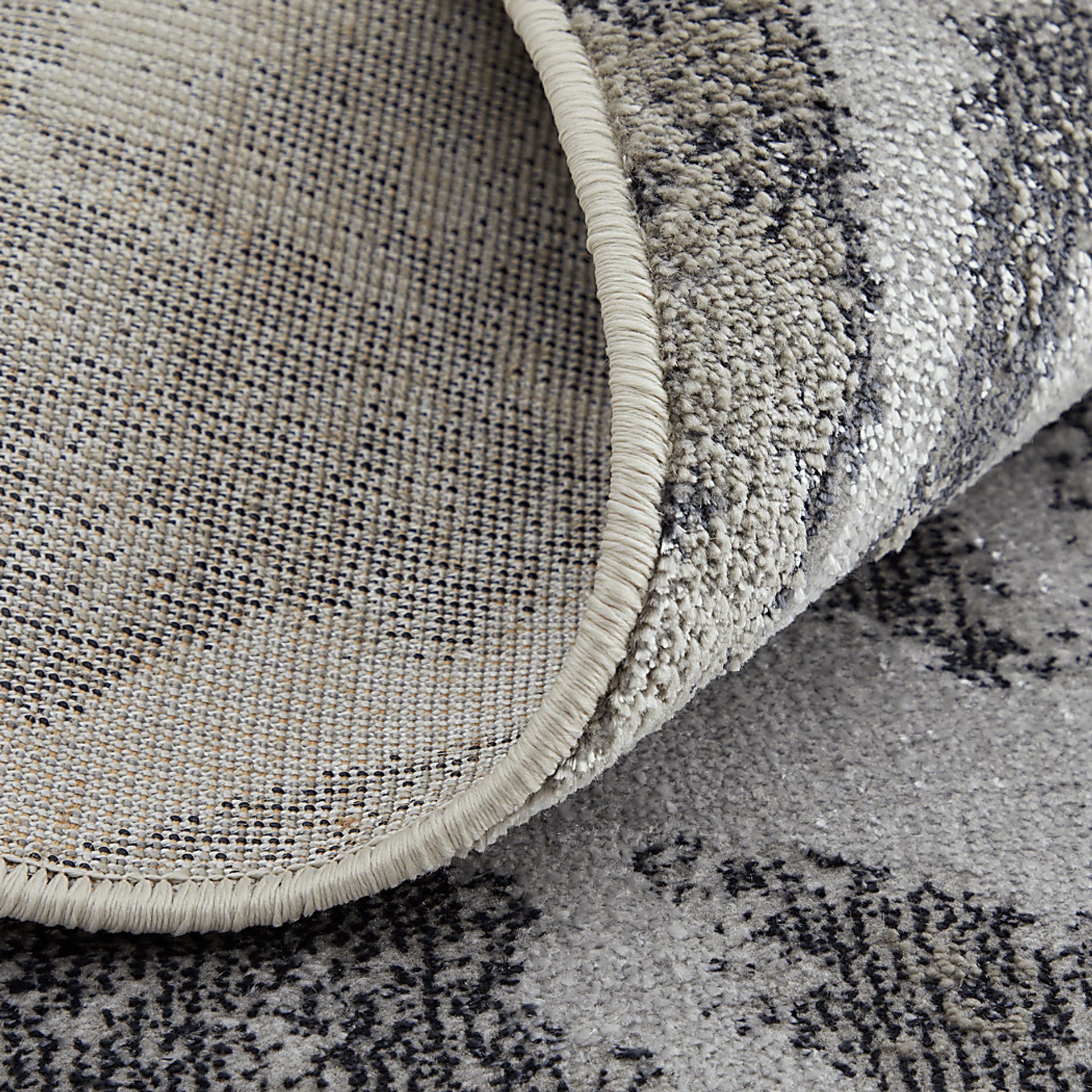Daymere Silver 6'7 x 9'6 Rug - Image 4