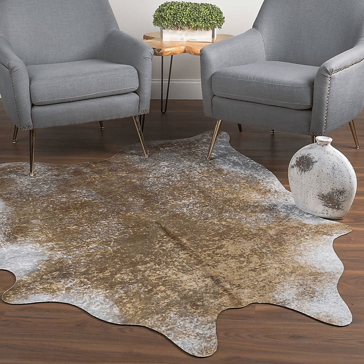 Daziel 6' x 7' Gold Rug