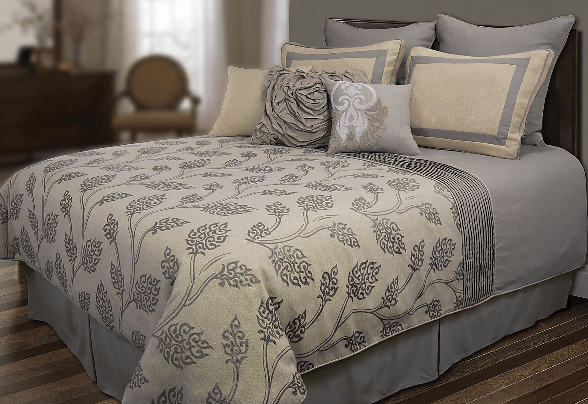 De La Ville 9 Pc Queen Comforter Set - Image 1