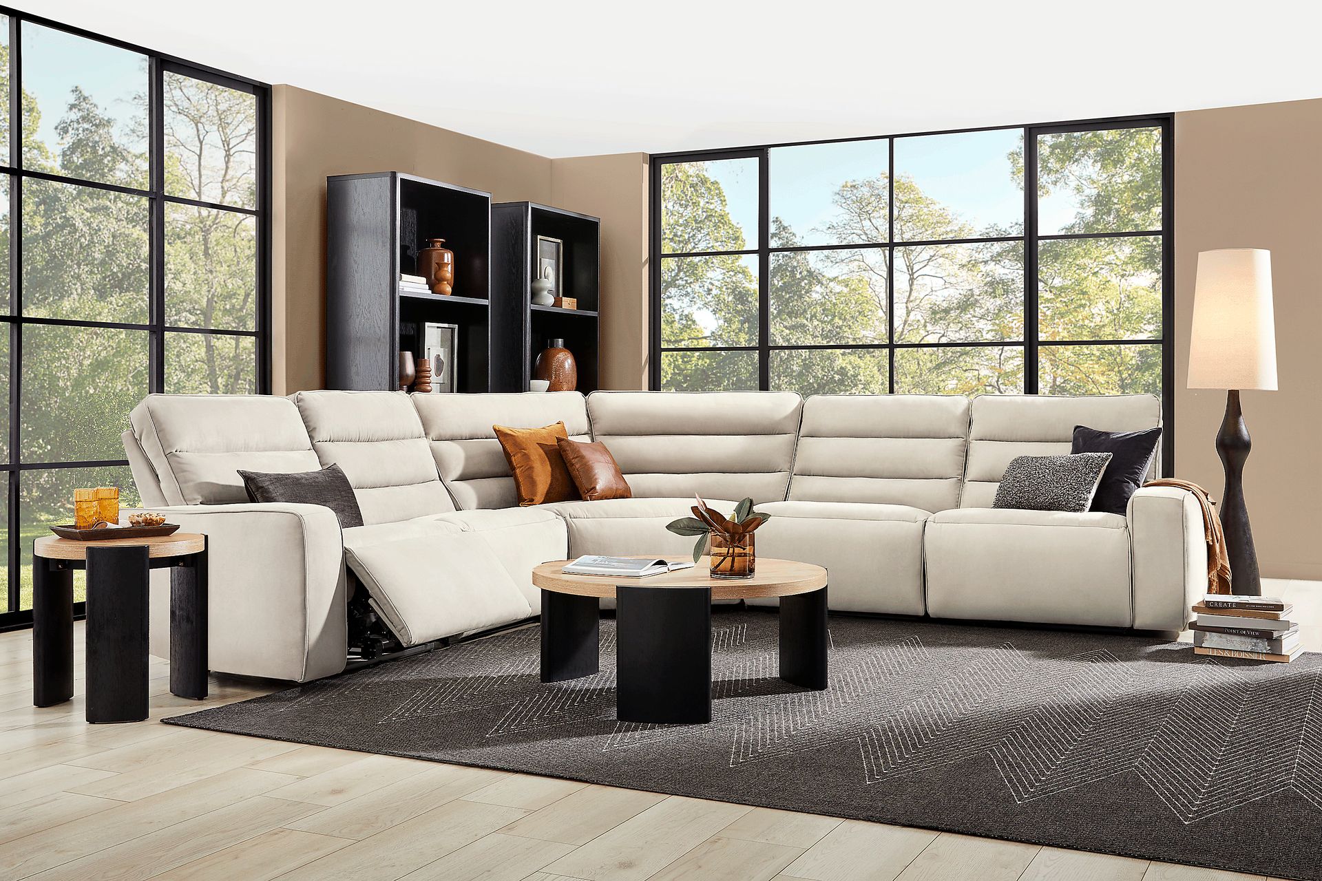 Del Mar Ivory 5 Pc Dual Power Sectional - Image 2