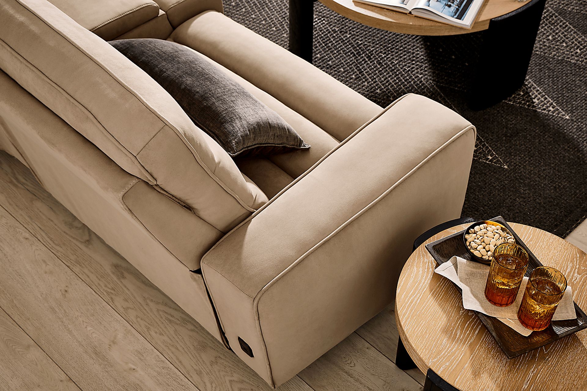 Del Mar Sand 6 Pc Dual Power Sectional - Image 18