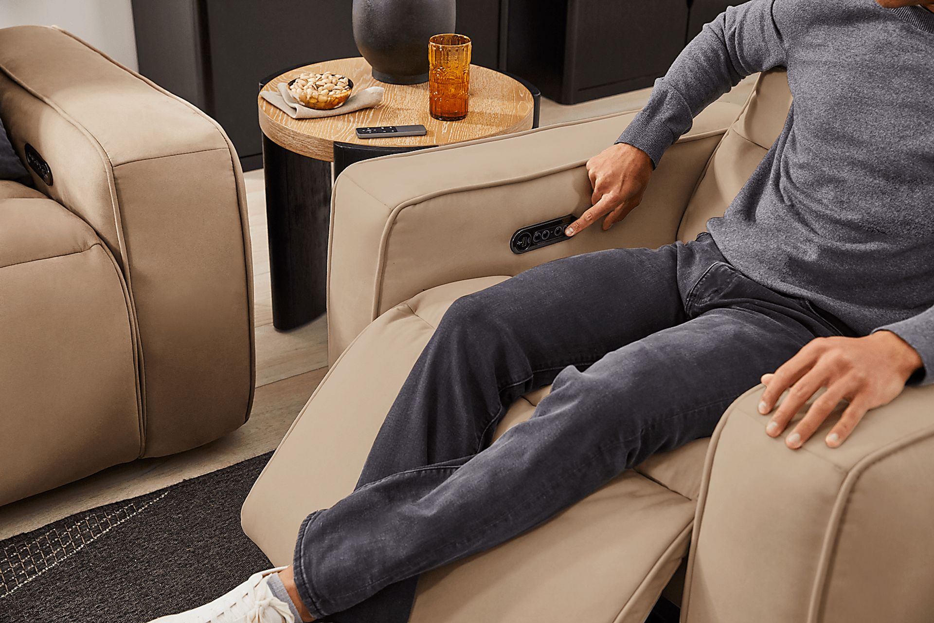 Del Mar Sand Dual Power Recliner - Image 8