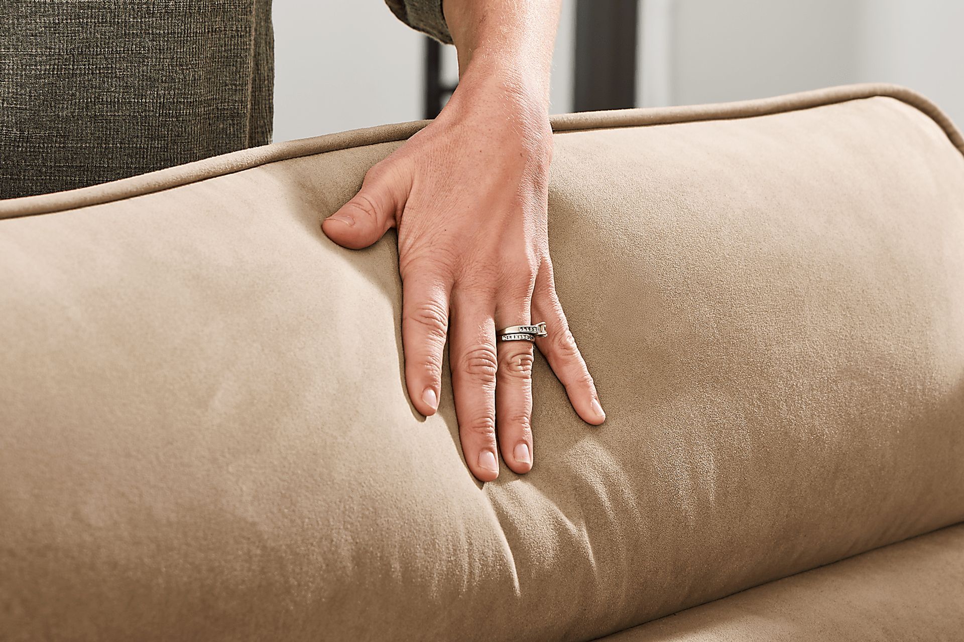 Del Mar Sand Dual Power Reclining Console Loveseat - Image 10