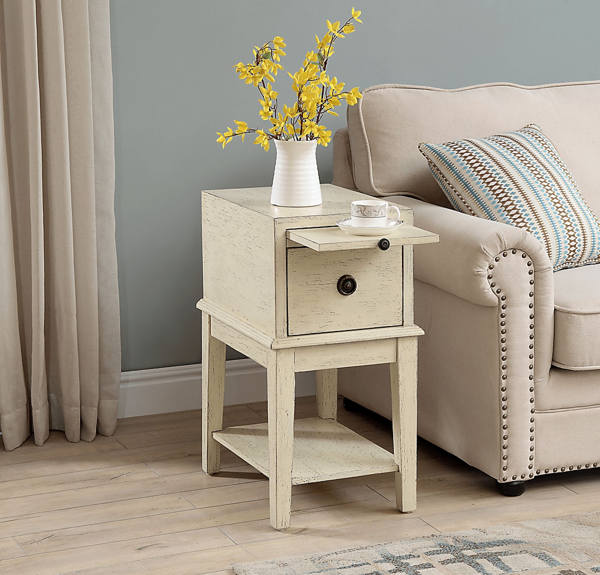 Delnera Ivory End Table - Image 7