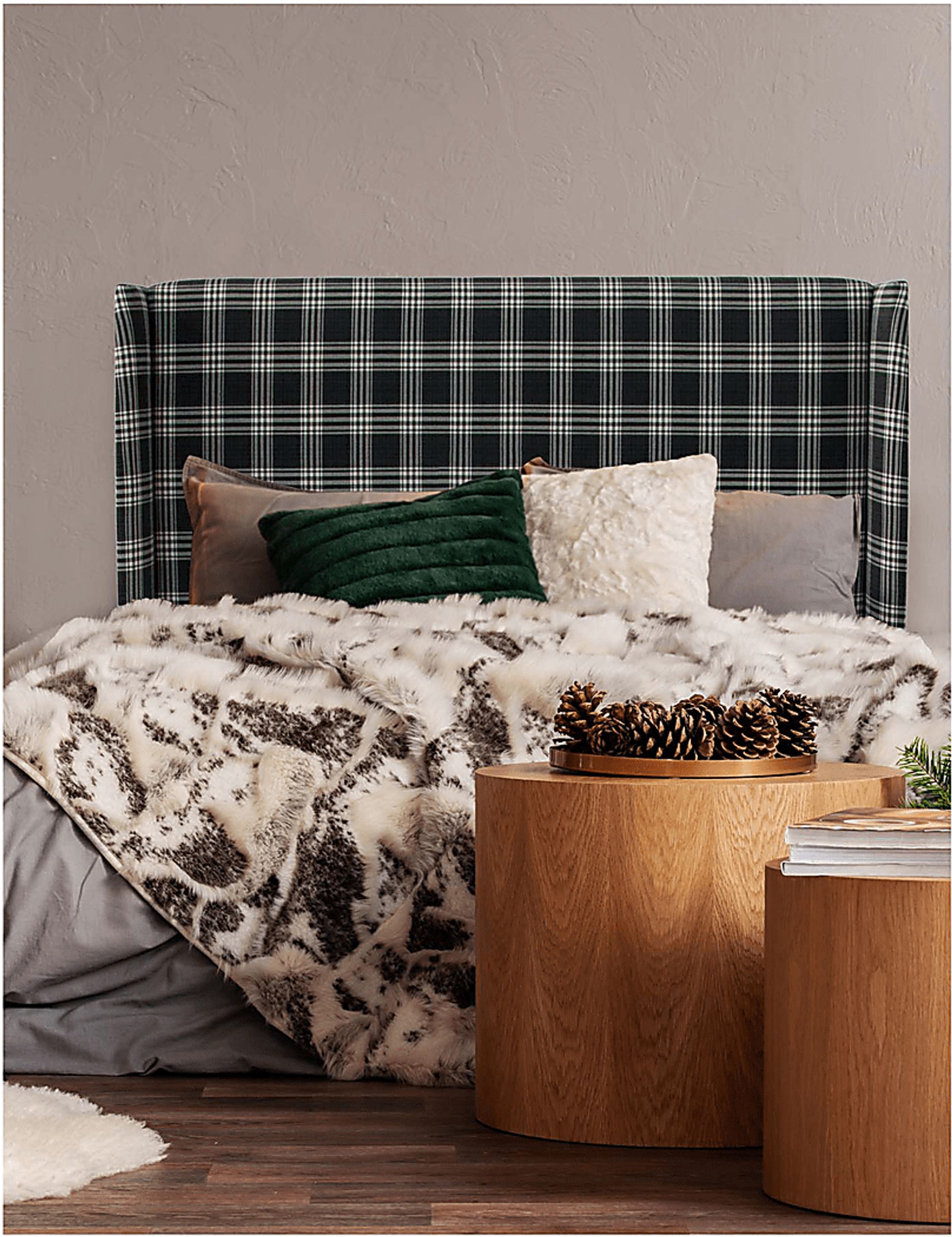 Delorna II Green California King Headboard - Image 4