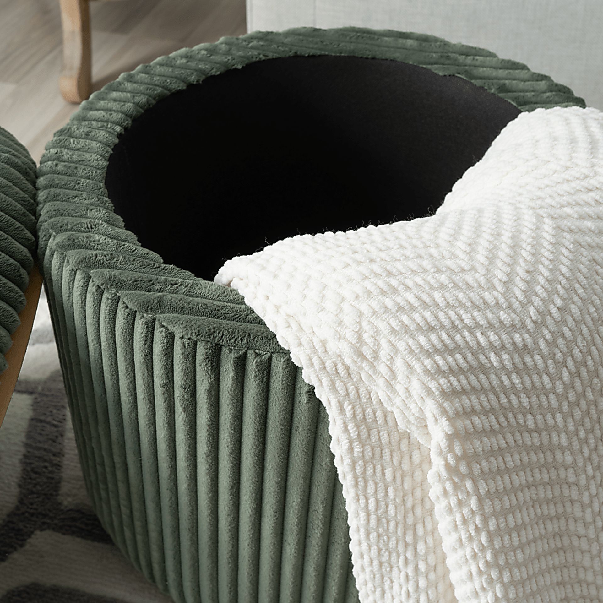 Demico Emerald Ottoman - Image 9