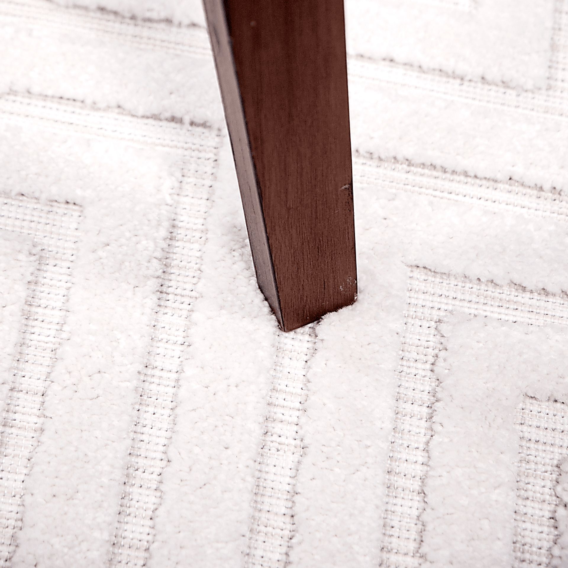 Denbigh White 5'2 x 7'6 Rug - Image 5