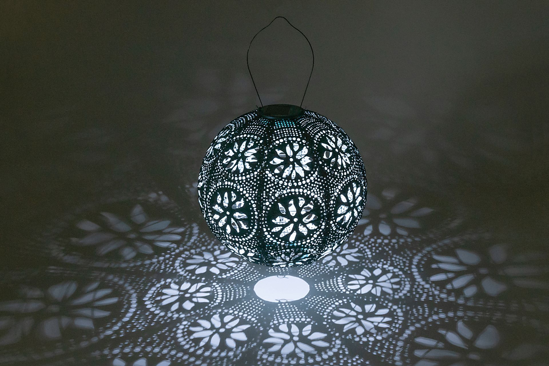 Denis Grove Outdoor Emerald Solar Lantern - Image 6