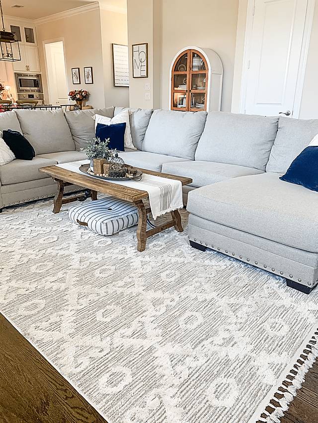 Derthon Beige 5'3 x 7'7 Rug - Thumbnail - Image 2