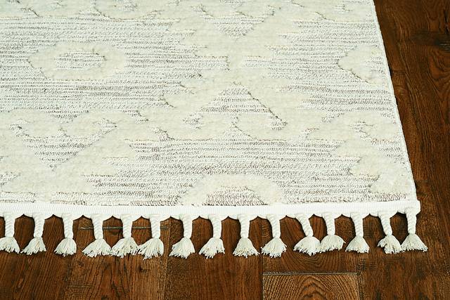 Derthon Beige 5'3 x 7'7 Rug - Thumbnail - Image 4