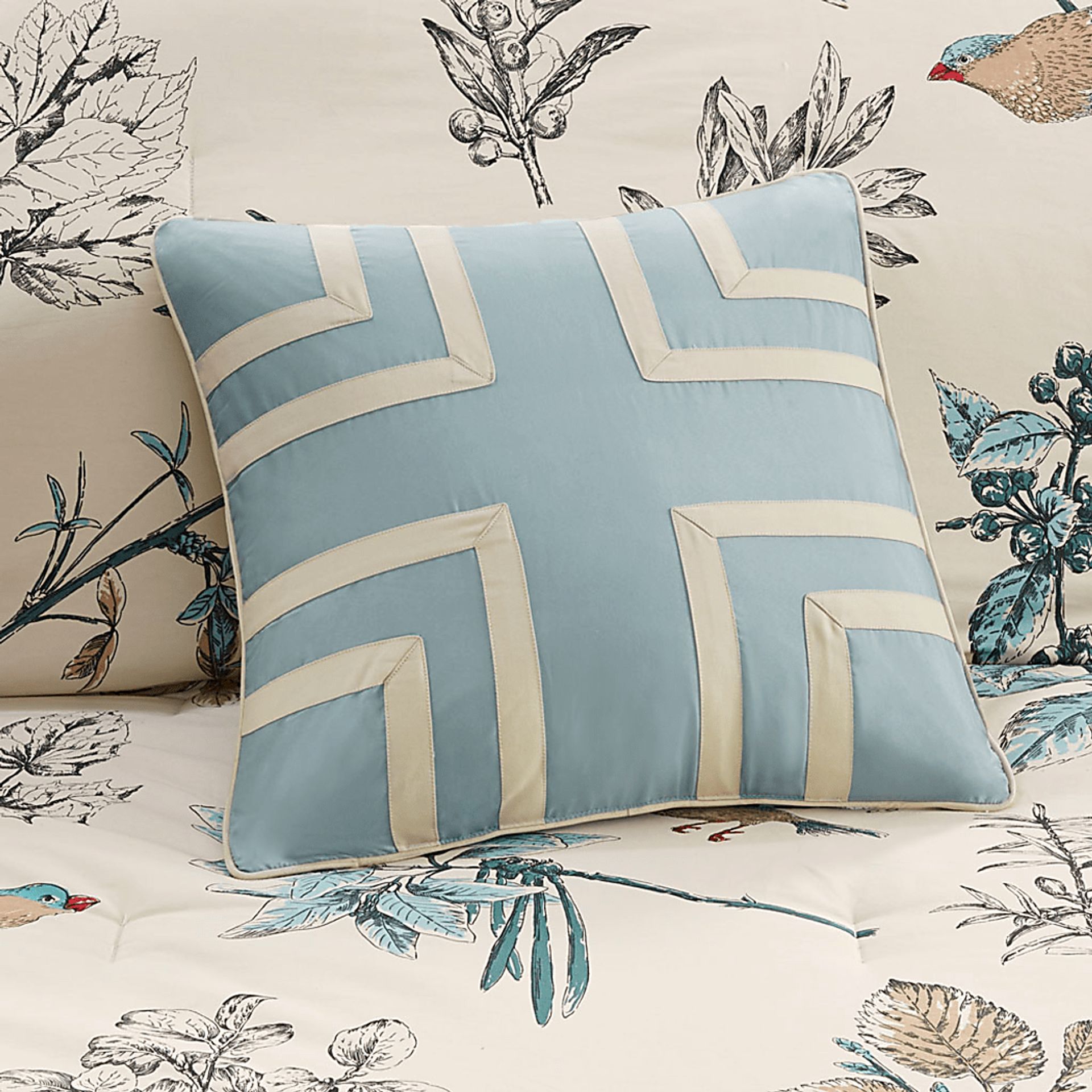 Desaix Taupe 7 Pc King Comforter Set - Image 3