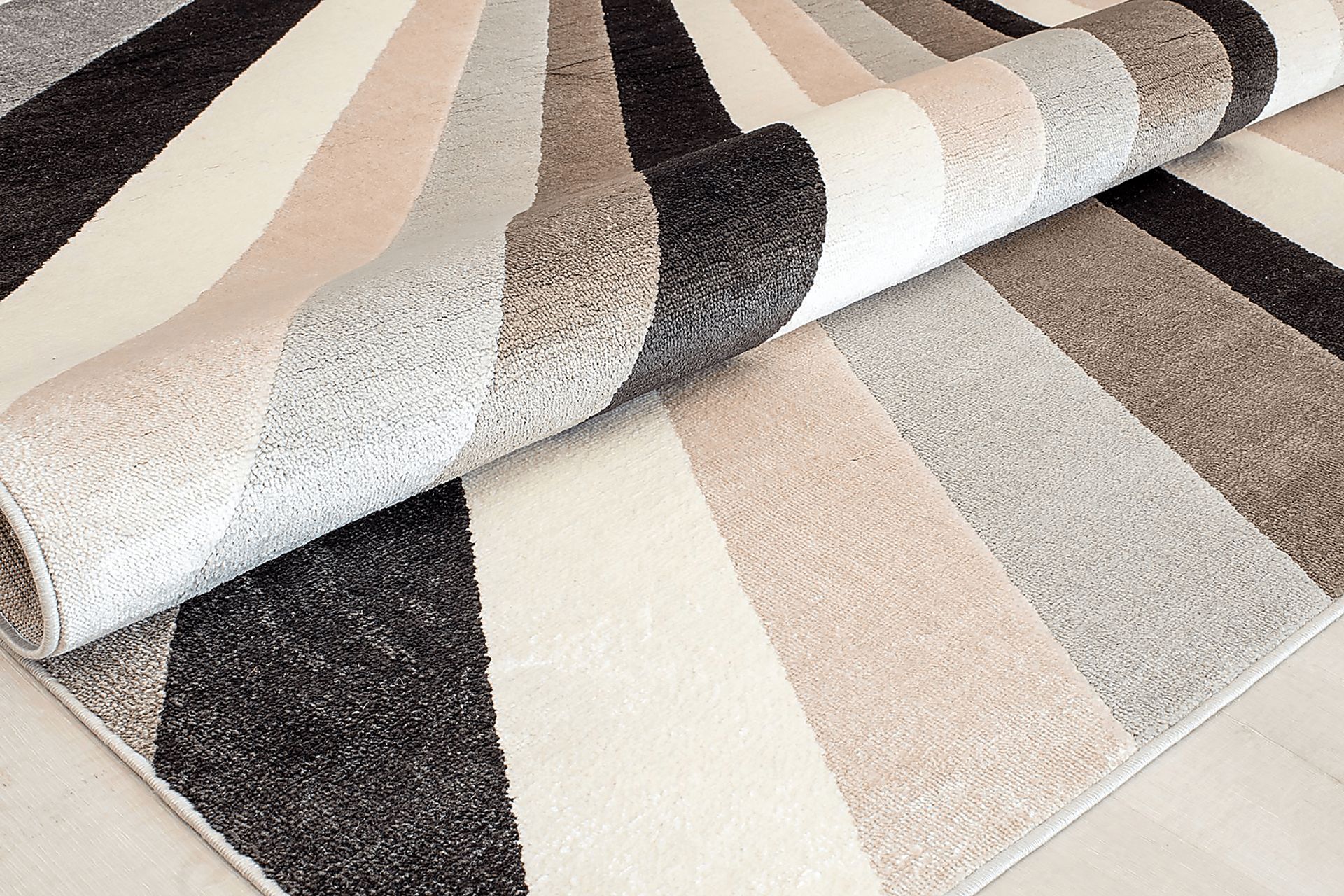 Desior Gray 8' x 10' Rug - Image 3