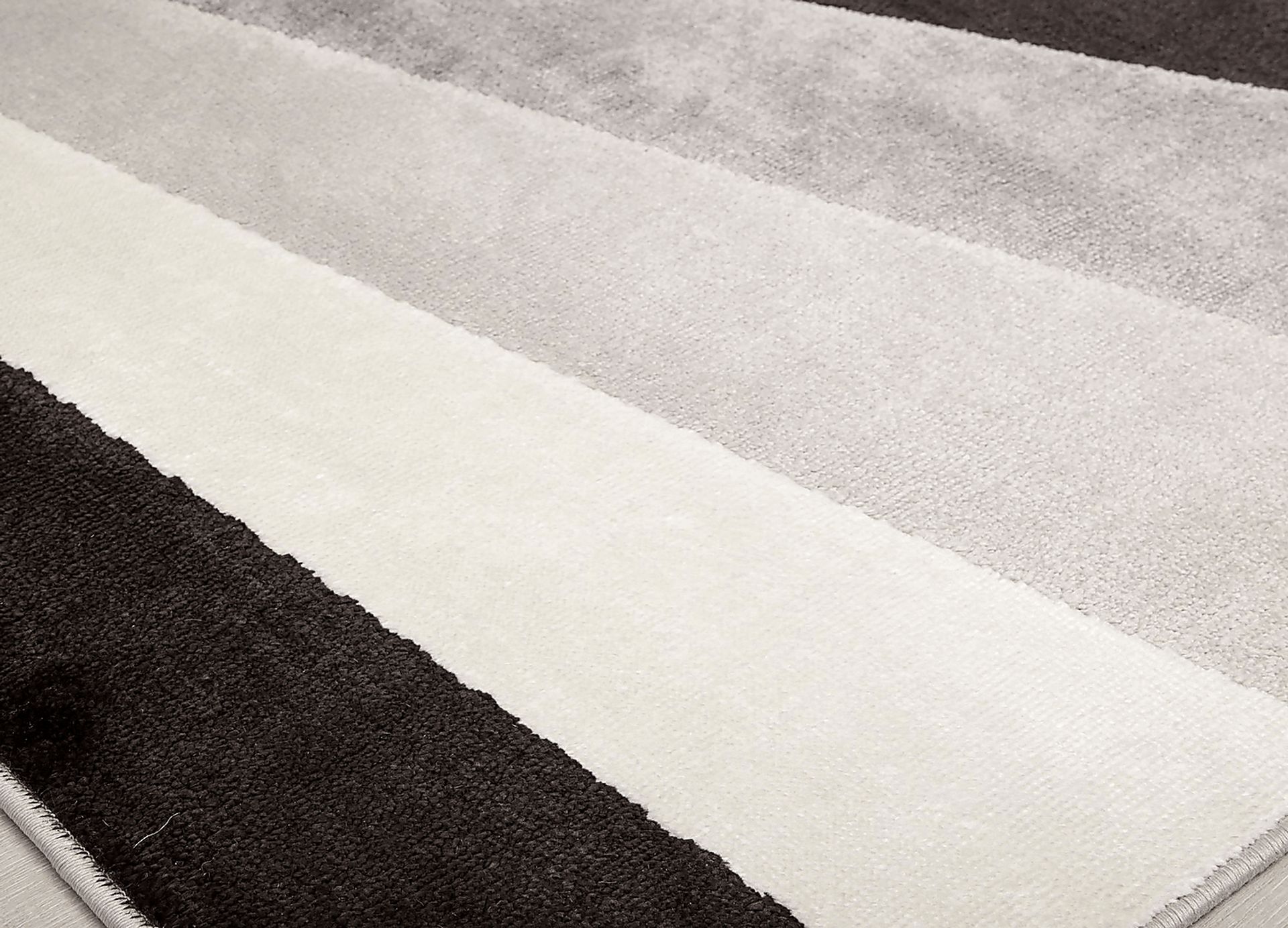 Desior Gray 8' x 10' Rug - Image 5