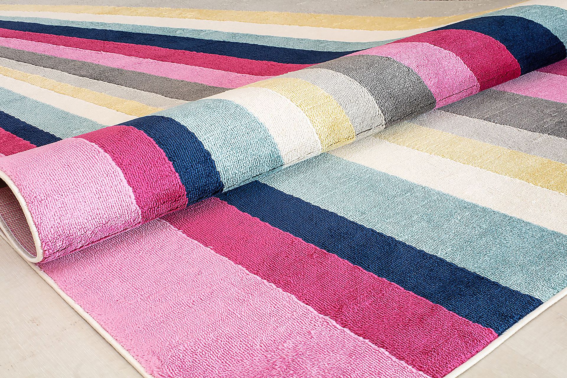 Desior Multi 5' x 7' Rug - Image 4