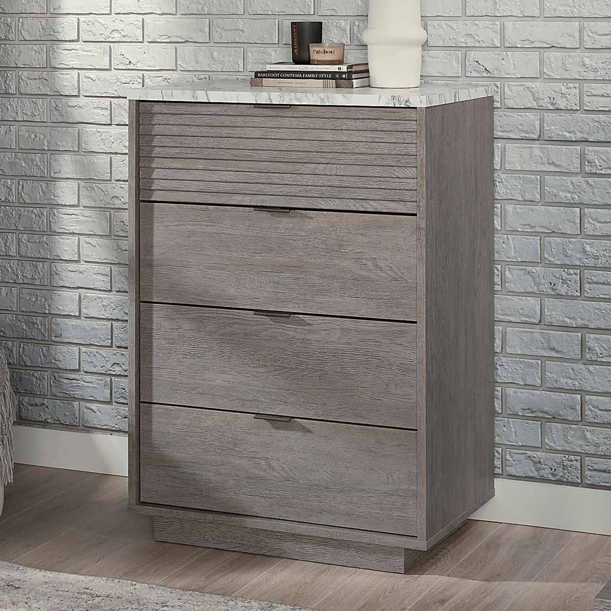 Deirdra Gray Chest | Rooms to Go