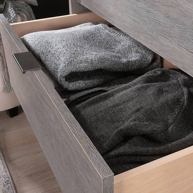 Deirdra Gray Chest - Thumbnail - Image 4