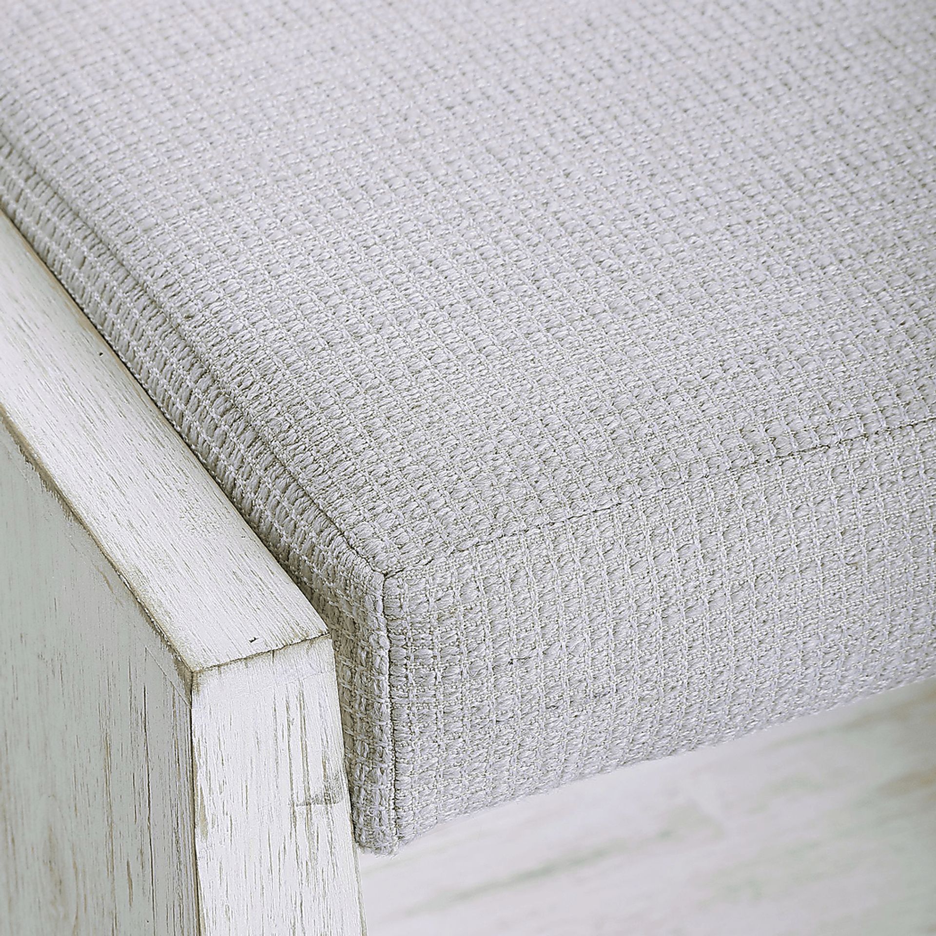 Dilcrest White Bench - Image 3