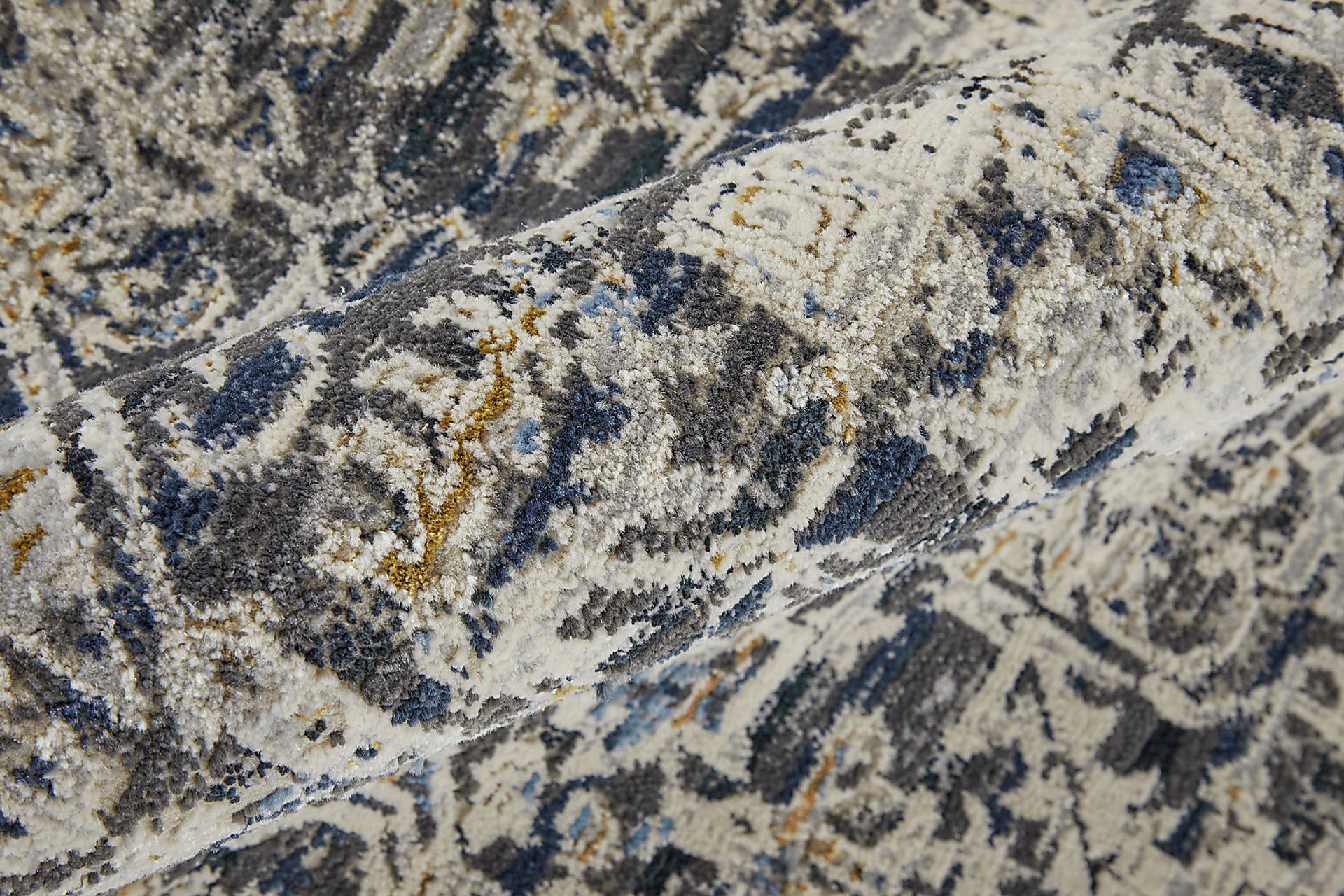 Dioriye Gray 5' x 7'9 Rug - Image 3
