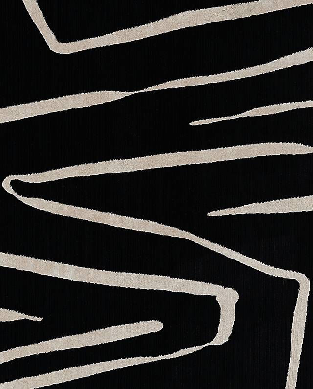 Dismon Black 5'3 x 7'6 Rug - Thumbnail - Image 6