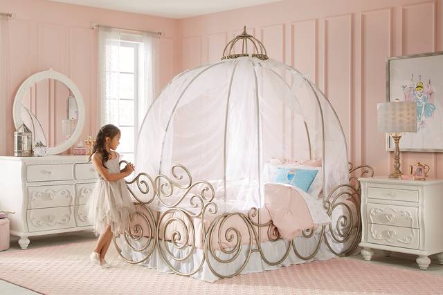 Disney Princess Dreamer Sparkle White Full Carriage Bedroom with Dresser, Mirror & Canopy - Thumbnail - Image 1