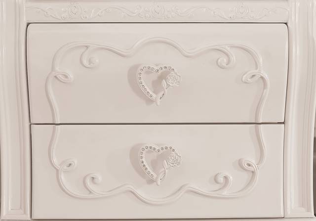 Disney Princess Dreamer White Nightstand - Thumbnail - Image 3