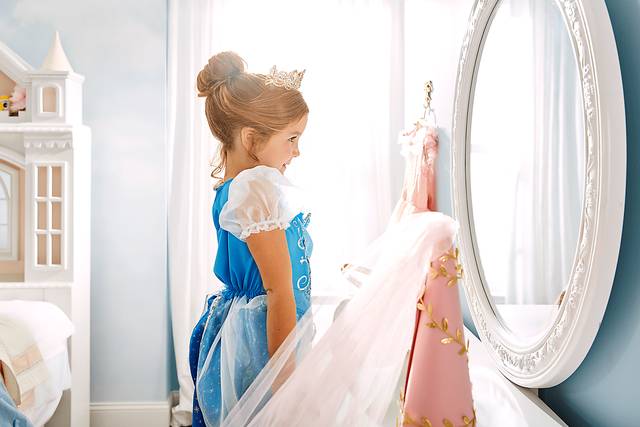 Disney Princess White Twin Canopy Bedroom - Thumbnail - Image 13