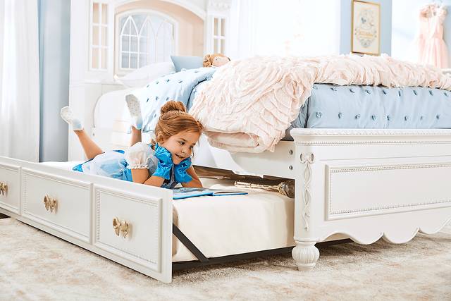 Disney Princess Sparkle White Twin Roll Out Trundle - Thumbnail - Image 3