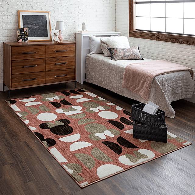 Disney's Minnie Mid-Mod Pink 5' x 7' Rug - Thumbnail - Image 2