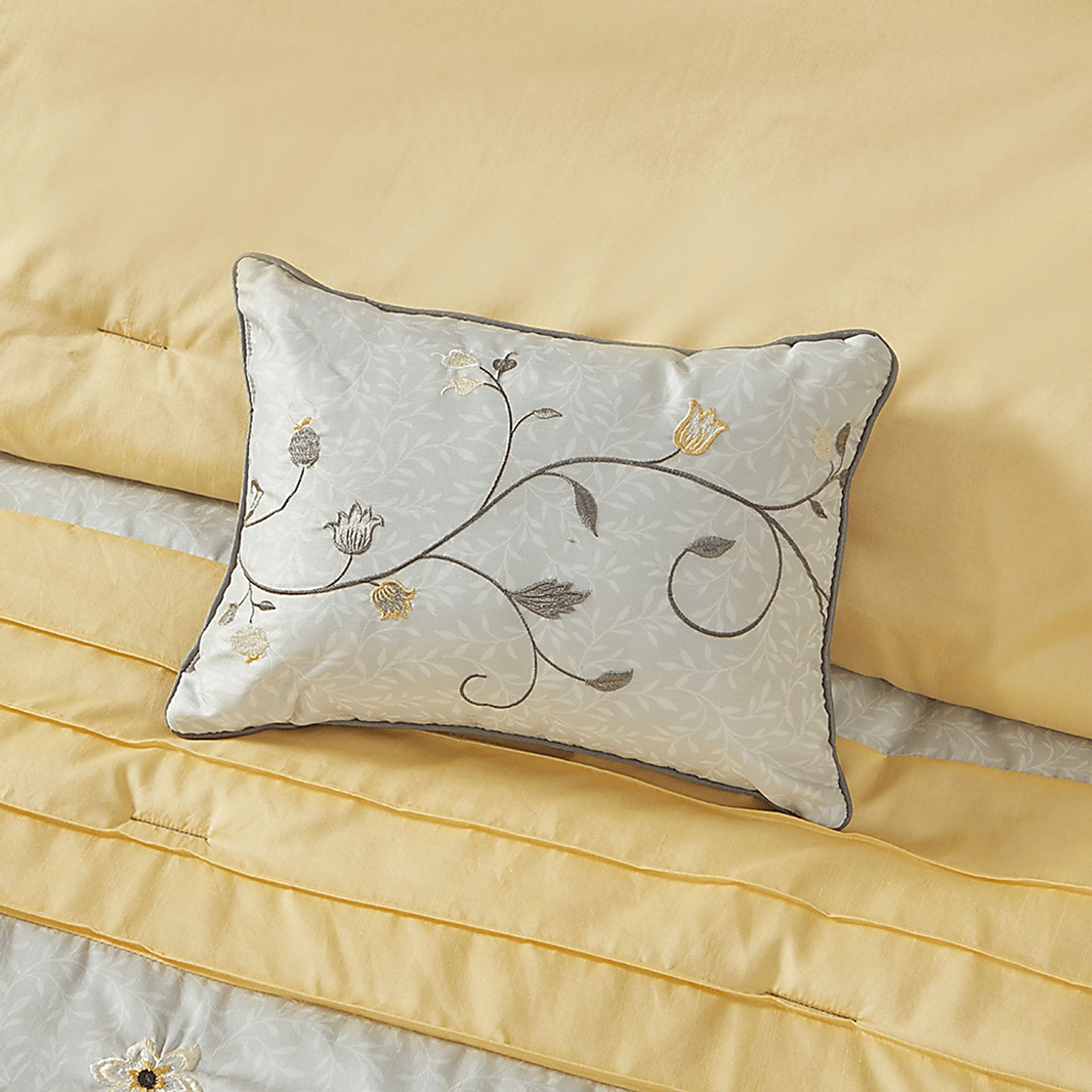 Dodt Yellow Gray 7 Pc King Comforter Set - Image 8