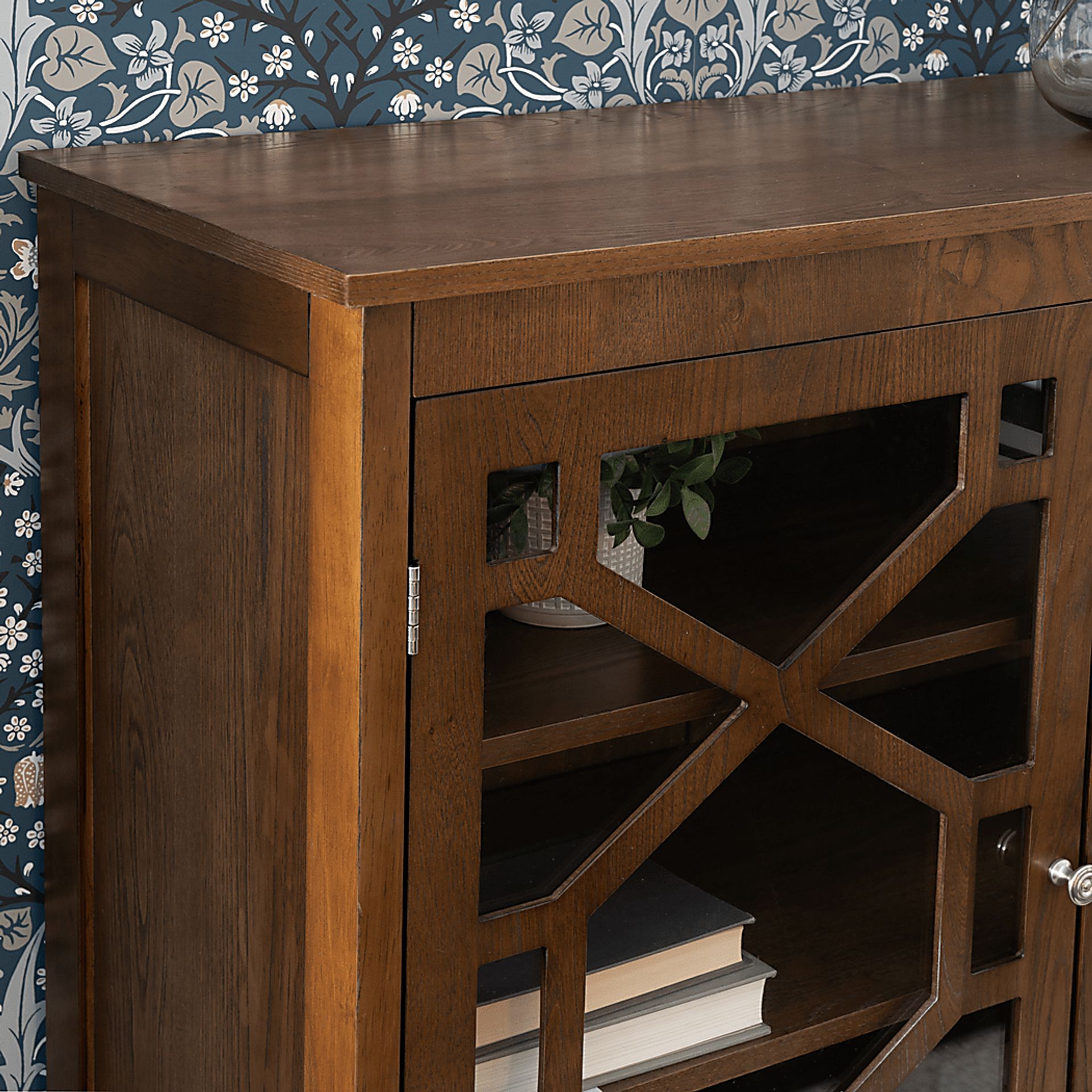 Dokuru Brown Accent Cabinet - Image 11